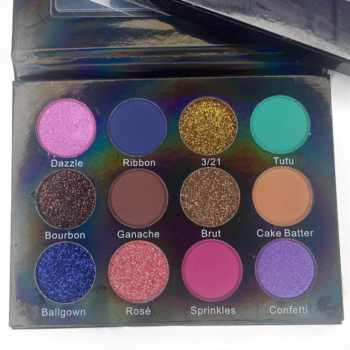 CAKEDAY eyeshadow palette image 1